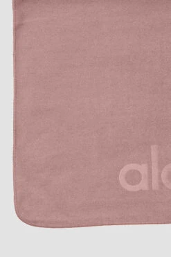 Performance No Sweat Hand Towel - Smoky Quartz -Alo Yoga Shop A0247U 02512 b1 a3