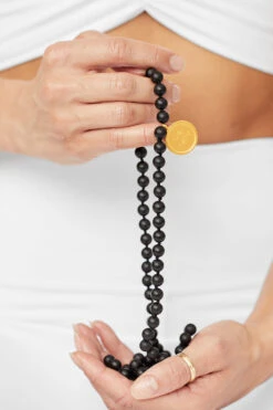 Black Onyx Mala Necklace 9 Black Onyx Mala Necklace -Alo Yoga Shop JSM0007 030704000 b1 s1 a4