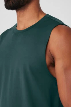 Conquer Muscle Tank - Midnight Green -Alo Yoga Shop M2066R 04570 b1 s3 a4 1 m93