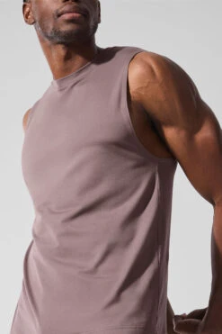 Conquer Muscle Tank - Mushroom -Alo Yoga Shop M2066R 05498 b1 s1 a4 1 m221