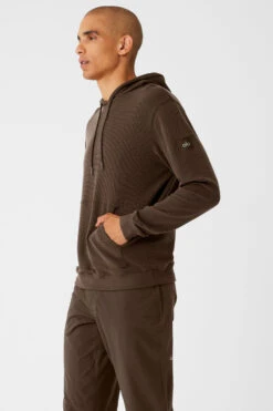Micro Waffle Fast Break Hoodie - Espresso -Alo Yoga Shop M3164R 04064 b1 s3 a2 1 m154
