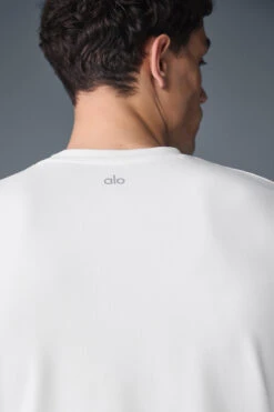 Conquer Reform Crewneck Long Sleeve - White -Alo Yoga Shop M3181R 00 b1 s1 a4 1 m214