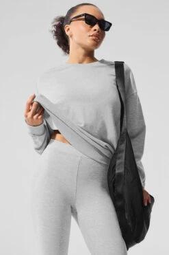 Chill Crew Neck Pullover - Athletic Heather Grey -Alo Yoga Shop M3207R 02910 b1 s1 a5 1 m206