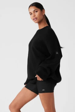 Scholar Crew Neck Sweater - Black -Alo Yoga Shop M3224R 01 b1 s1 a2 1 m18