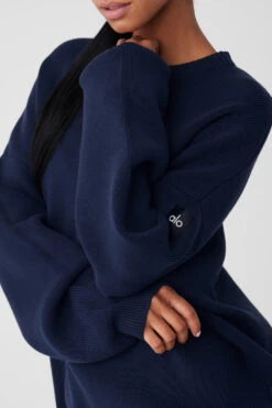 Scholar Crew Neck Sweater - Navy -Alo Yoga Shop M3224R 03842 b1 s1 a4 1 m18