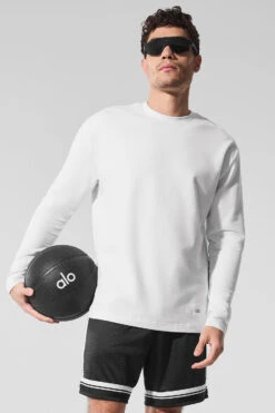 Double Take Long Sleeve Crew - White -Alo Yoga Shop M3299R 00 b1 s1 a4 1 m214