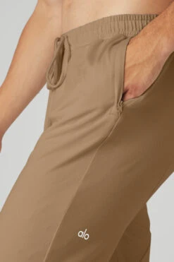 Conquer Revitalize Pant - Gravel -Alo Yoga Shop M5070R 01347 b1 s3 a4 1 m108