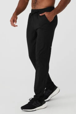 Conquer Pulse Pant - Black 7 Conquer Pulse Pant - Black -Alo Yoga Shop M5137R 01 b1 s3 a3 1 m93
