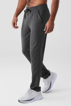 Conquer Pulse Pant - Anthracite -Alo Yoga Shop M5137R 02125 b1 s3 a3 1 m93