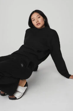 Renown Heavy Weight Crew Neck Pullover - Black -Alo Yoga Shop U3014R 01 b1 s1 a4 2 m54