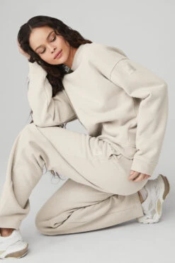 Renown Heavy Weight Crew Neck Pullover - Bone 16 Renown Heavy Weight Crew Neck Pullover - Bone -Alo Yoga Shop U3014R 03040 b1 s1 a2 2 m90