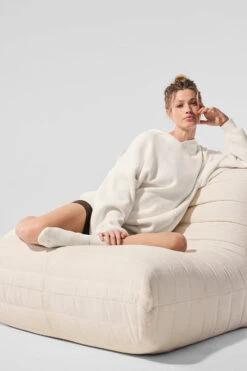 Scholar Hooded Sweater - Ivory -Alo Yoga Shop U3026R 03299 b1 s1 a5 1 m91