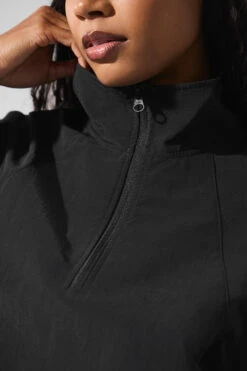 Cropped 1/4 Zip Alumni Pullover - Black -Alo Yoga Shop W3660R 01 b1 s1 a4 1 m76
