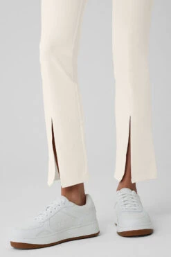 Airbrush High-Waist 7/8 Flutter Legging - Ivory 7 Airbrush High-Waist 7/8 Flutter Legging - Ivory -Alo Yoga Shop W51109R 03299 b1 s1 a4 1 m54