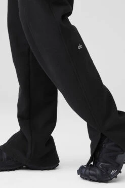 High-Waist Free Time Straight Leg Sweatpant - Black 8 High-Waist Free Time Straight Leg Sweatpant - Black -Alo Yoga Shop W51203R 01 b1 s1 a4 2 m18