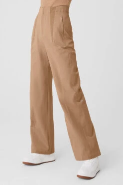 High-Waist On Point Moto Trouser - Toasted Almond -Alo Yoga Shop W51341R 05131 b1 s1 a3 1 m177