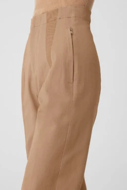 High-Waist On Point Moto Trouser - Toasted Almond -Alo Yoga Shop W51341R 05131 b1 s1 a4 1 m177