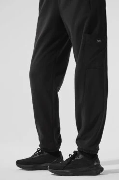 Polar Fleece Wintry Mix Pant - Black -Alo Yoga Shop W51374R 01 b1 s1 a4 1 m174