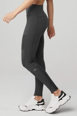 High-Waist Moto Legging - Anthracite/Anthracite Glossy -Alo Yoga Shop W5494R 02224 b1 s1 a2 1 m82
